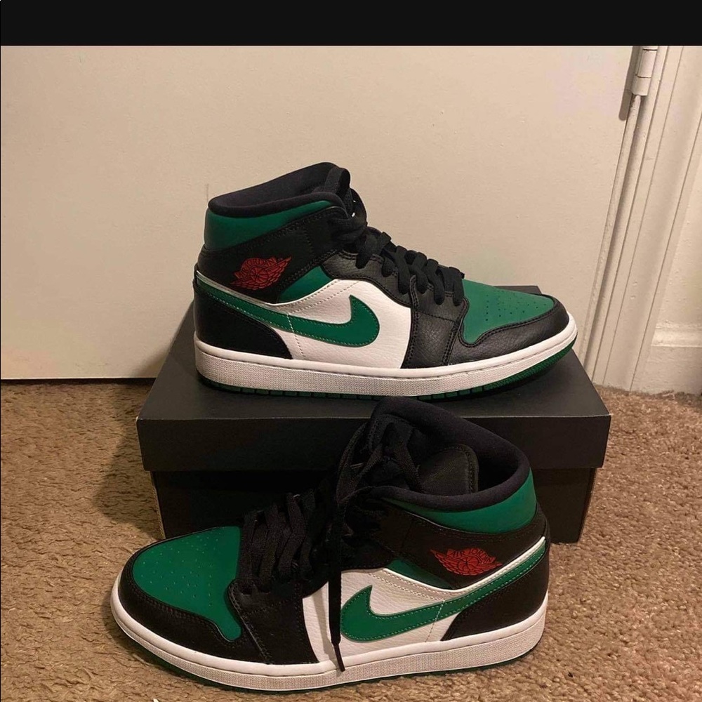 Jordan 1 Mid Green Toe